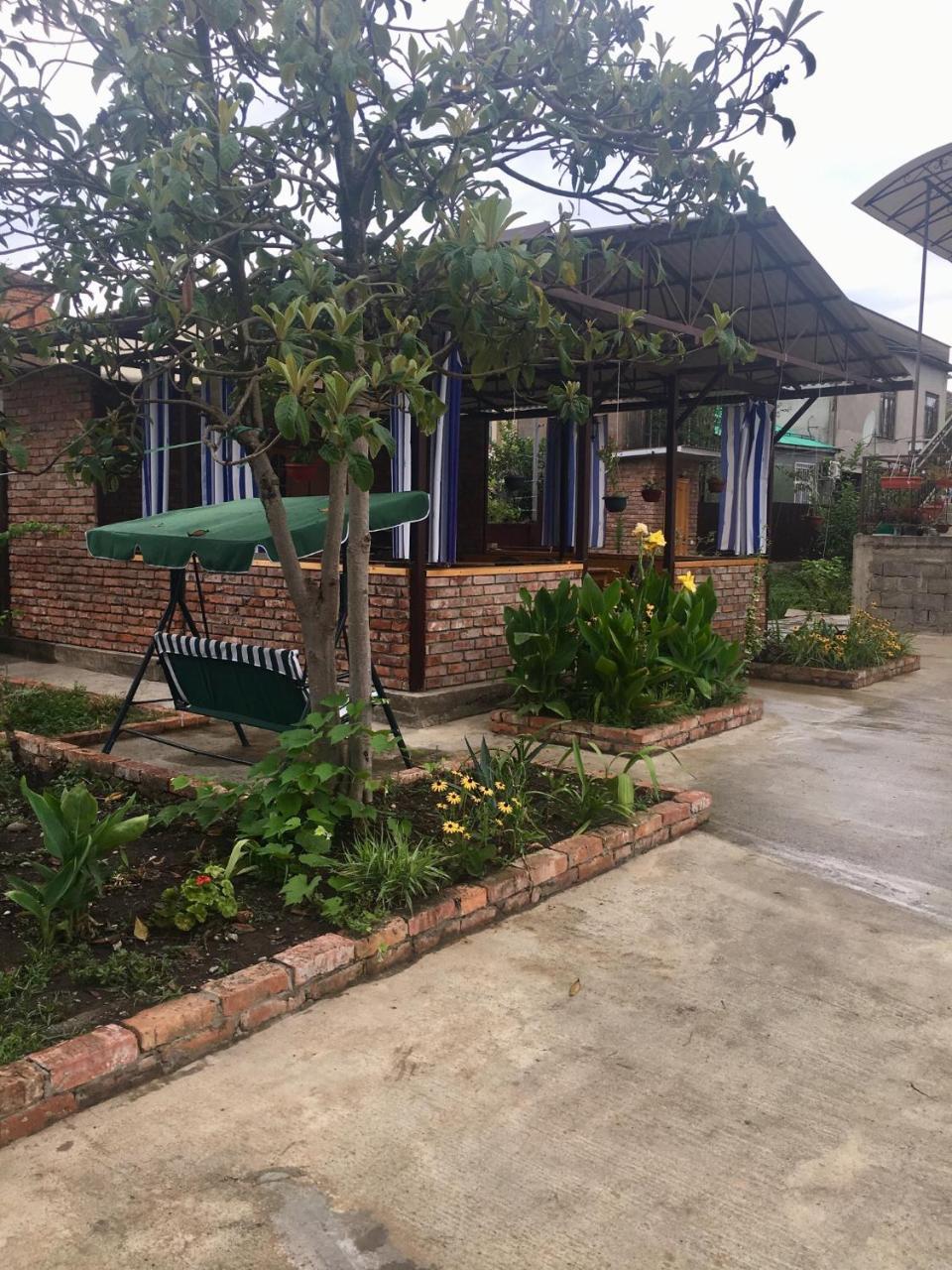 Guest House Nadia 수쿰 외부 사진