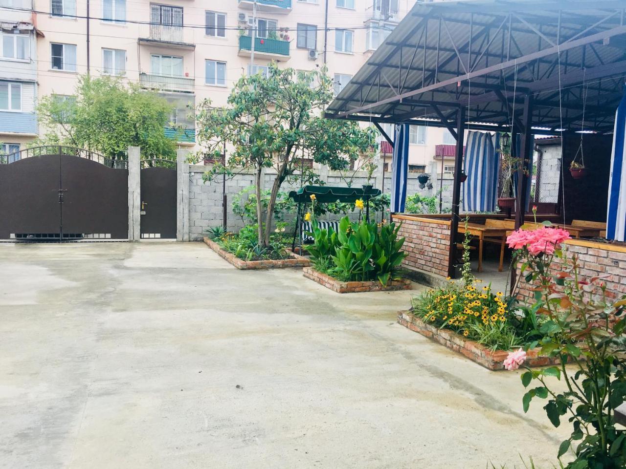 Guest House Nadia 수쿰 외부 사진