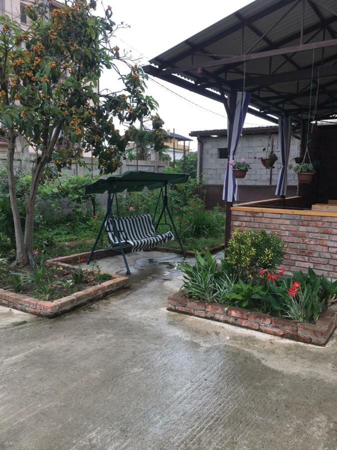 Guest House Nadia 수쿰 외부 사진